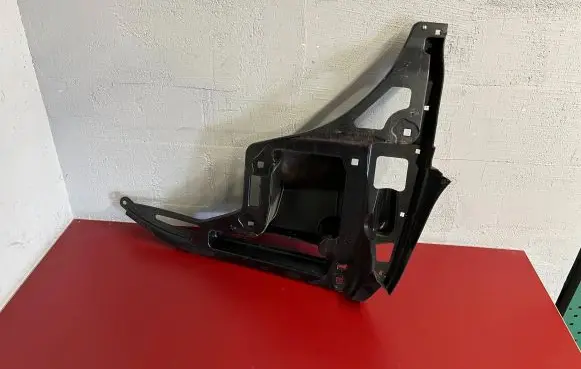 BMW i3 Bumper support mounting bracket corner 7296753 511351137296753