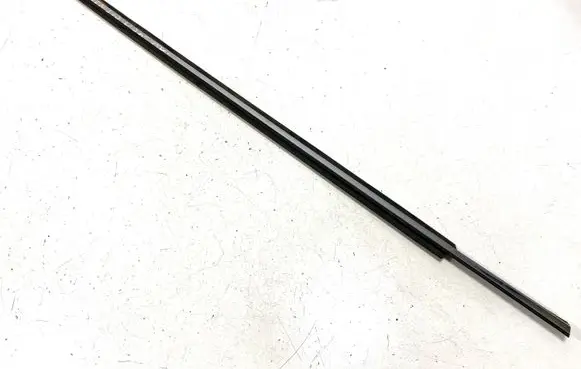 Toyota Avensis T250 Front door glass trim molding