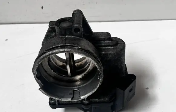 Volkswagen Touran I Throttle valve 03G128063G A2C53249824