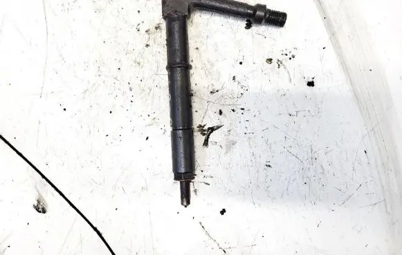 Nissan Almera Tino Fuel injector