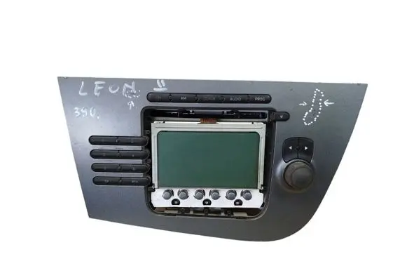 Seat Leon (1M) Radio/CD/DVD/GPS head unit 1P1035186B