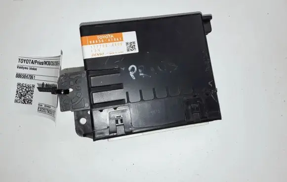 Toyota Prius (XW30) Other control units/modules 8865047061