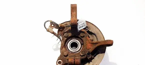 Mitsubishi Grandis Front wheel hub 