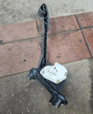 Volvo V70 Accelerator throttle pedal 30636003 6PV00853700
