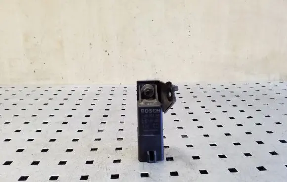 Honda CR-V Glow plug pre-heat relay 0281003056