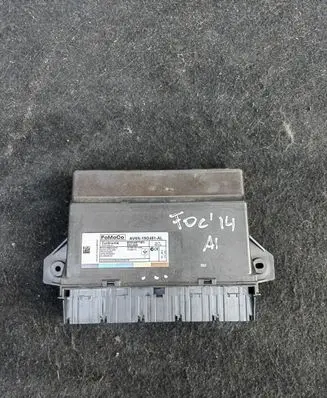 Ford Focus Comfort/convenience module AV6N19G481AL