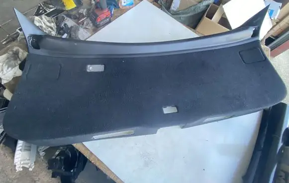 Tailgate trim