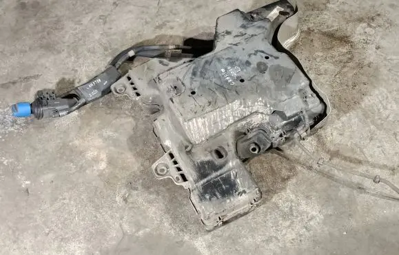 Volkswagen Crafter AdBlue liquid reservoir 2N0131877B 2N0131877C