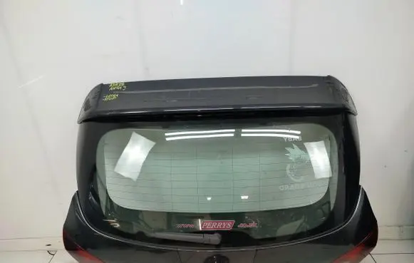 Opel Astra J Tailgate/trunk/boot lid 33R28