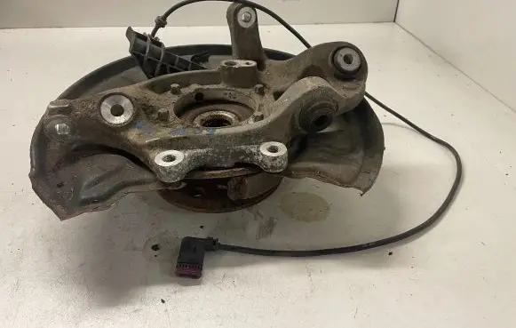 Mercedes-Benz C AMG W204 Rear wheel hub spindle/knuckle A2045400317