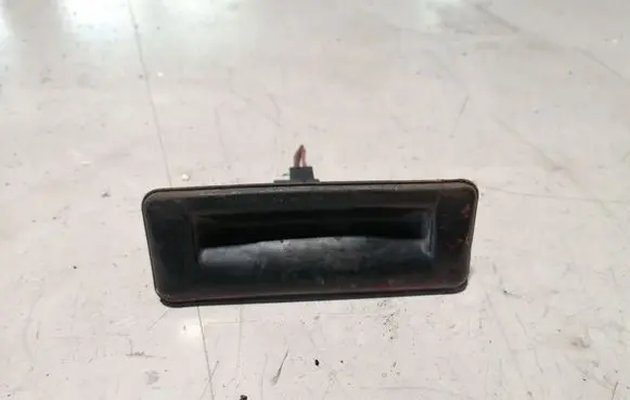 Tailgate opening switch