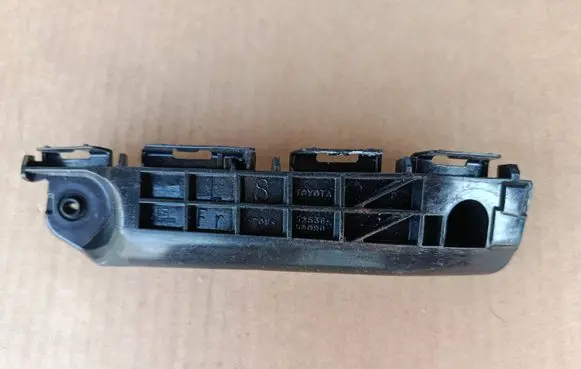Front bumper mounting bracket