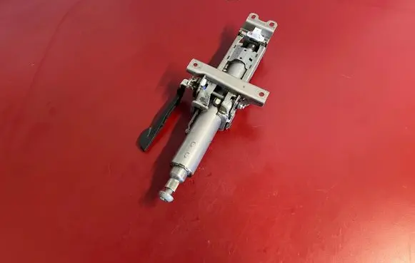 BMW X1 U11 Steering wheel axle 6891198