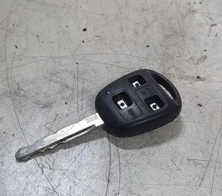 Toyota Avensis T250 Ignition lock 450200504
