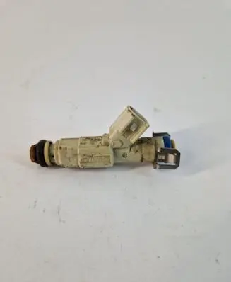 Ford Mondeo Mk III Fuel injector L15GBA