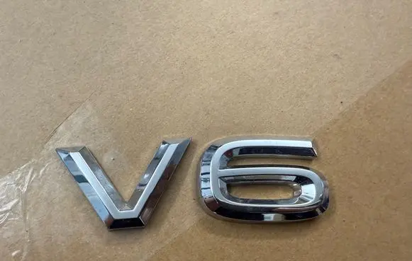 Volkswagen Amarok II Manufacturers badge/model letters 