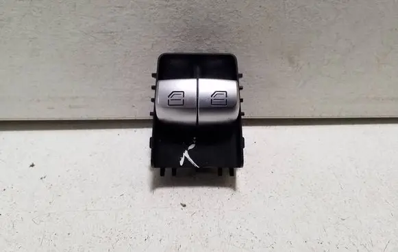 Mercedes-Benz Vito Viano W447 Electric window control switch A4479052300