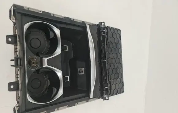 Cup holder front