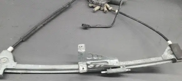 Saab 9000 CS Front wiper linkage 05318234
