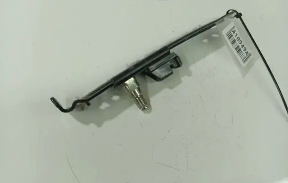 Toyota Corolla Verso AR10 Seat belt adjustment rail 