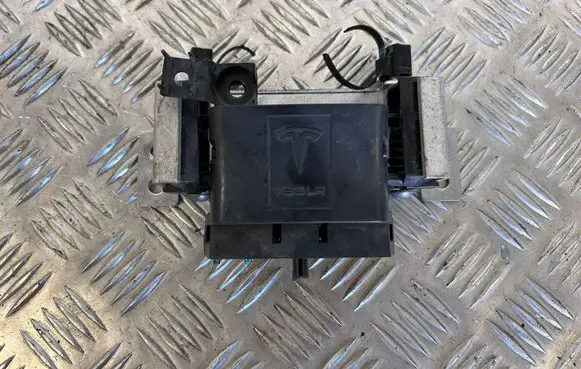 Other engine bay part