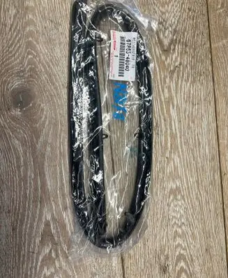 Lexus UX Front door rubber seal 6786548040