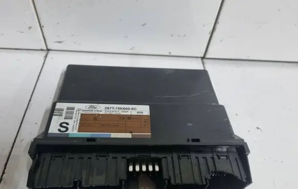 Ford Mondeo Mk III Comfort/convenience module 3S7T15K600SC 5WK48751F