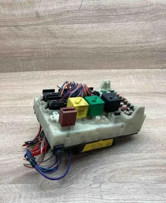 Ford Mondeo MK I Fuse module 94BG14K150AE