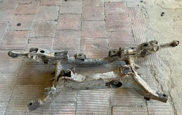 Peugeot 4007 Rear subframe 