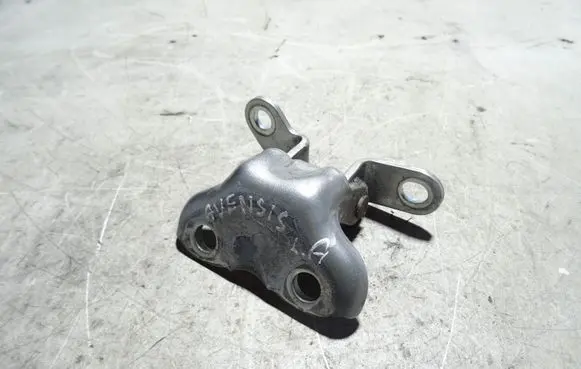 Toyota Avensis T250 Rear door upper hinge