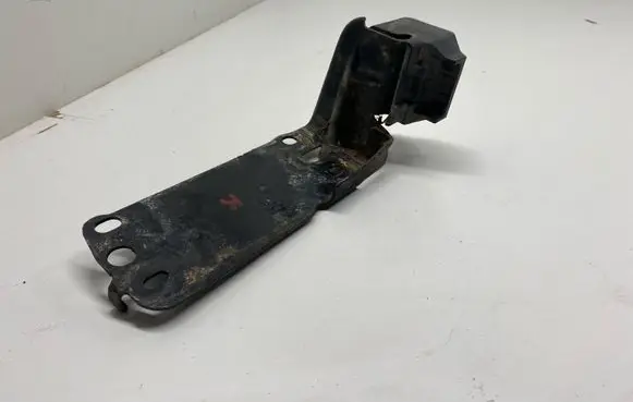 BMW 3 E92 E93 Radiator mount bracket 23781010