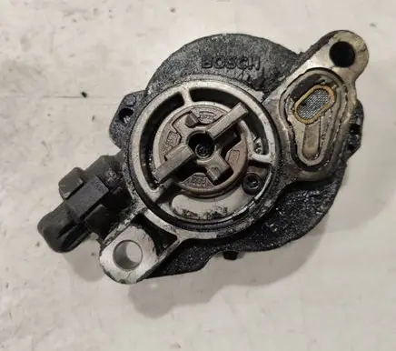 Peugeot 207 Vacuum pump D1562C1