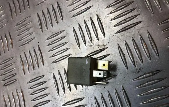 Audi A4 S4 B7 8E 8H Other relay 8E0951253