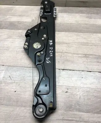 Mercedes-Benz E W211 Rear door window regulator with motor A2117300246