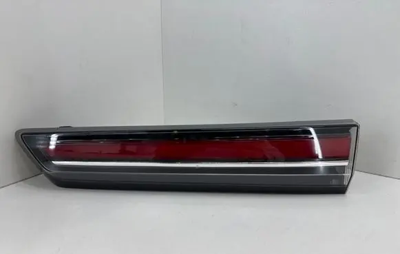 Opel Mokka B Tailgate rear/tail lights 9833944580