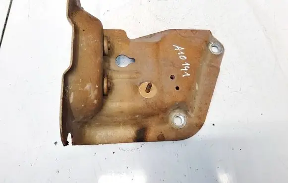 Chevrolet Captiva Engine mounting bracket