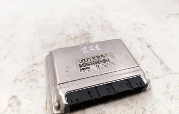 Audi A4 S4 B5 8D Engine control unit/module 8D0907401B 28RTE262 0281001811