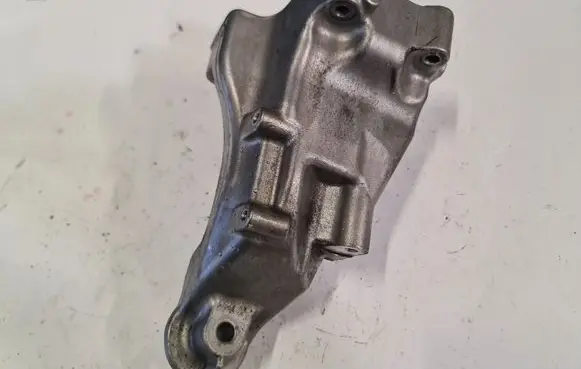 Mercedes-Benz C W205 Engine mounting bracket A6512234304