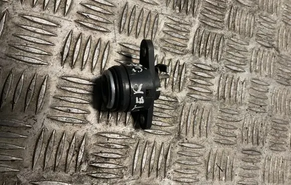 Renault Master II Coupe door lock (next to the handle) 