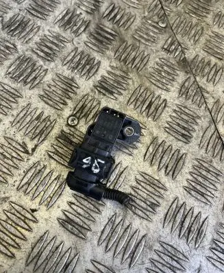 Opel Insignia A Air pressure sensor 0281006077