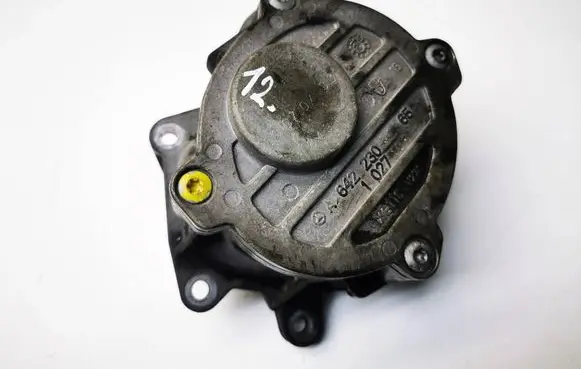 Mercedes-Benz R W251 Vacuum pump A6422300165