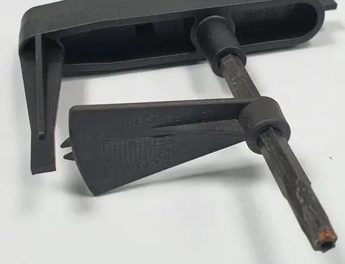 Volvo XC90 Tie down hook / loop 9484412