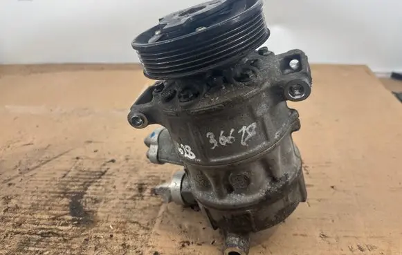 Volkswagen Jetta VI Air conditioning (A/C) compressor (pump) 5K0820803 5K0820802 094060112B4