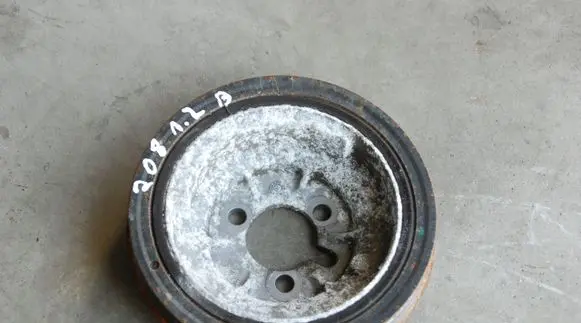 Peugeot 208 Crankshaft pulley