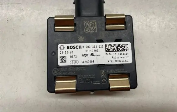 Alfa Romeo Stelvio Distronic sensor radar 50563998 0203302625