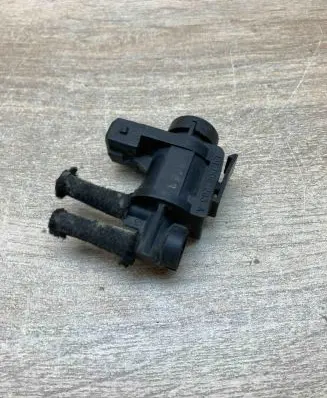 Volkswagen Golf III Turbo solenoid valve 191906283A