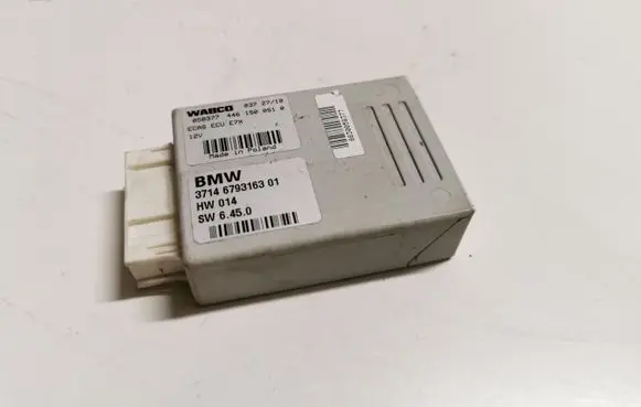 BMW X5 E70 Air suspension control unit module (rear) 6793163