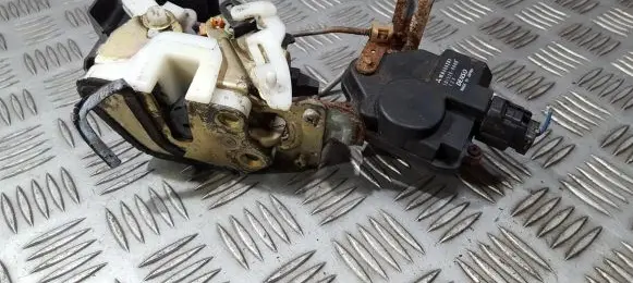 Mitsubishi Lancer Rear door lock 1015280600 101528-0600