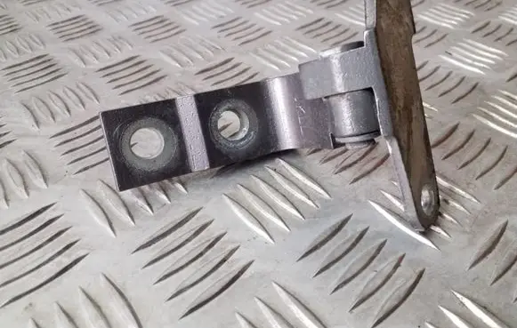 Infiniti EX Rear door lower hinge