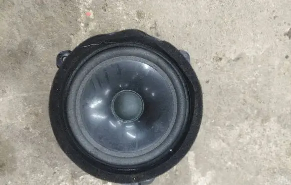 Subaru Forester SH Front door high frequency speaker G10413C3